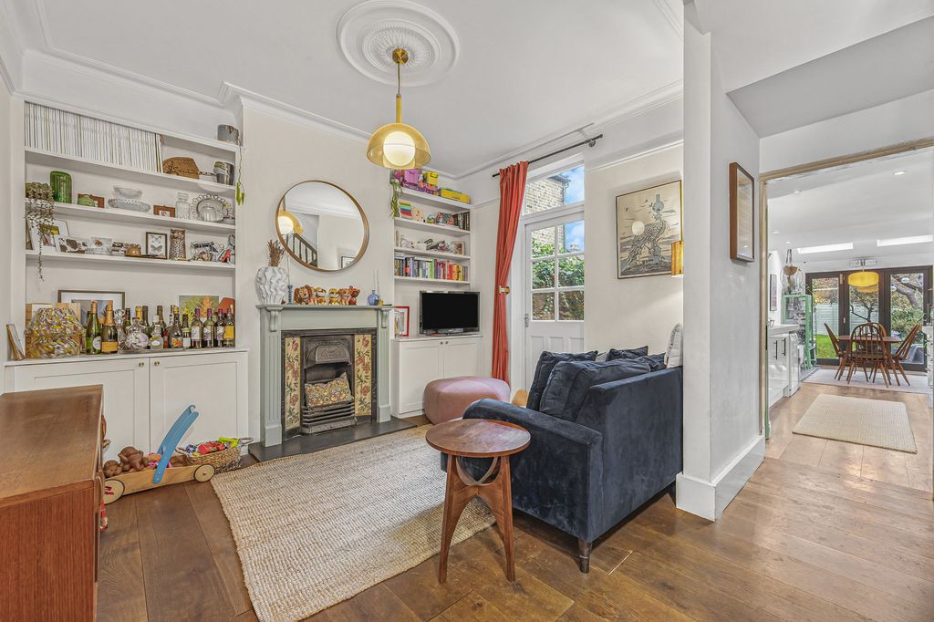 Property photo 3 of 17