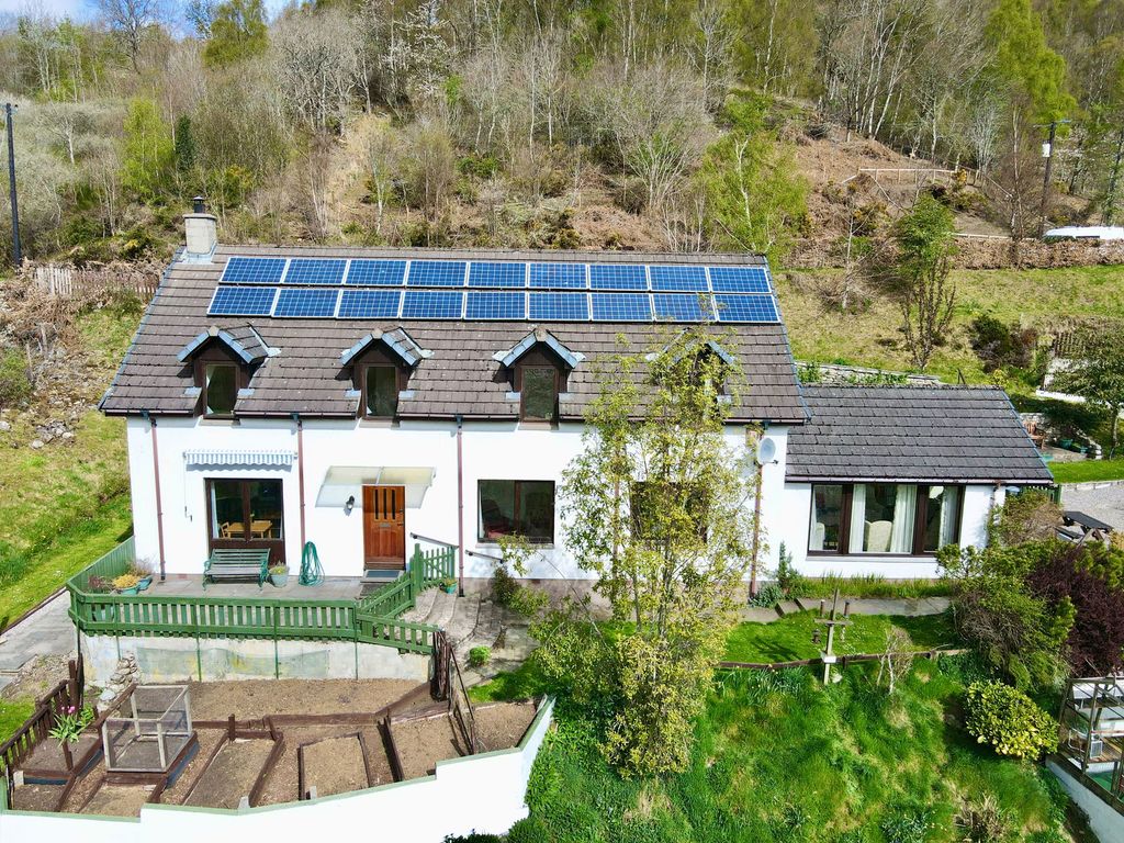 Property photo 2 of 60