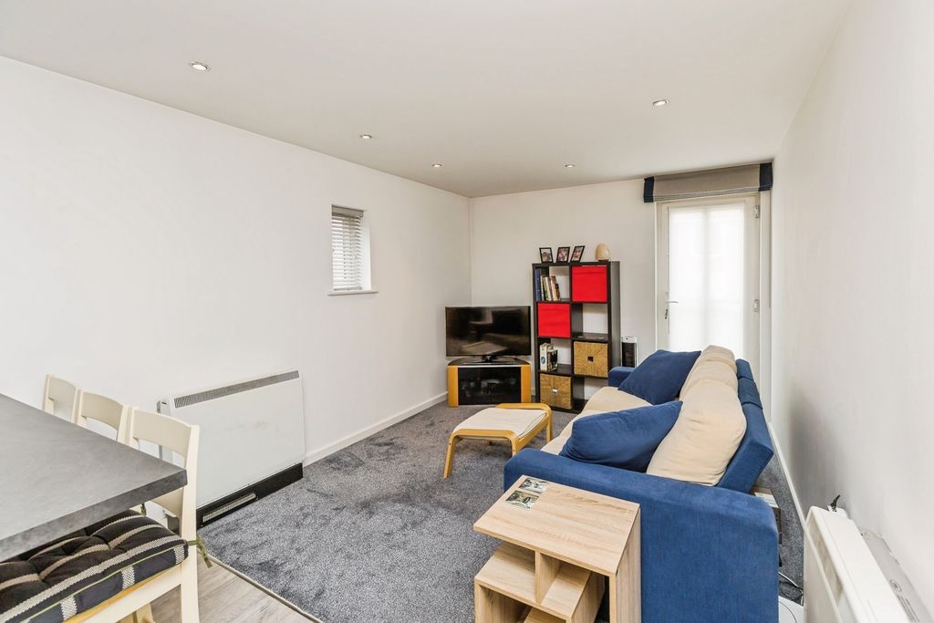 Property photo 3 of 14 Pbox-Img.Jpg