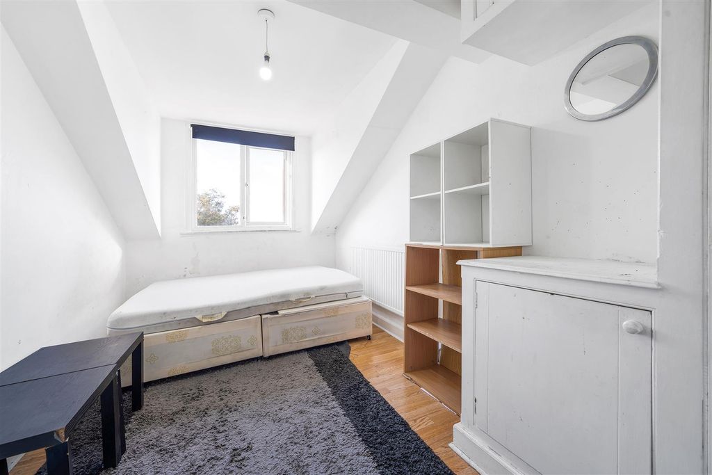 Property photo 3 of 8 High Street-6.Jpg