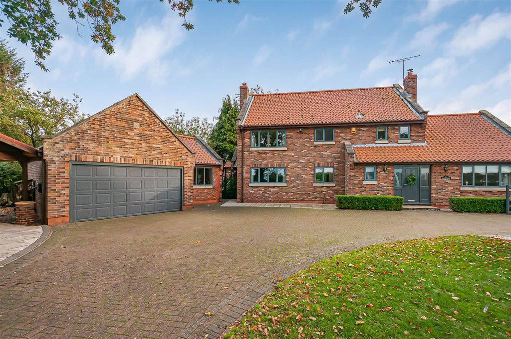 Property photo 1 of 48 Parklands54.Jpg