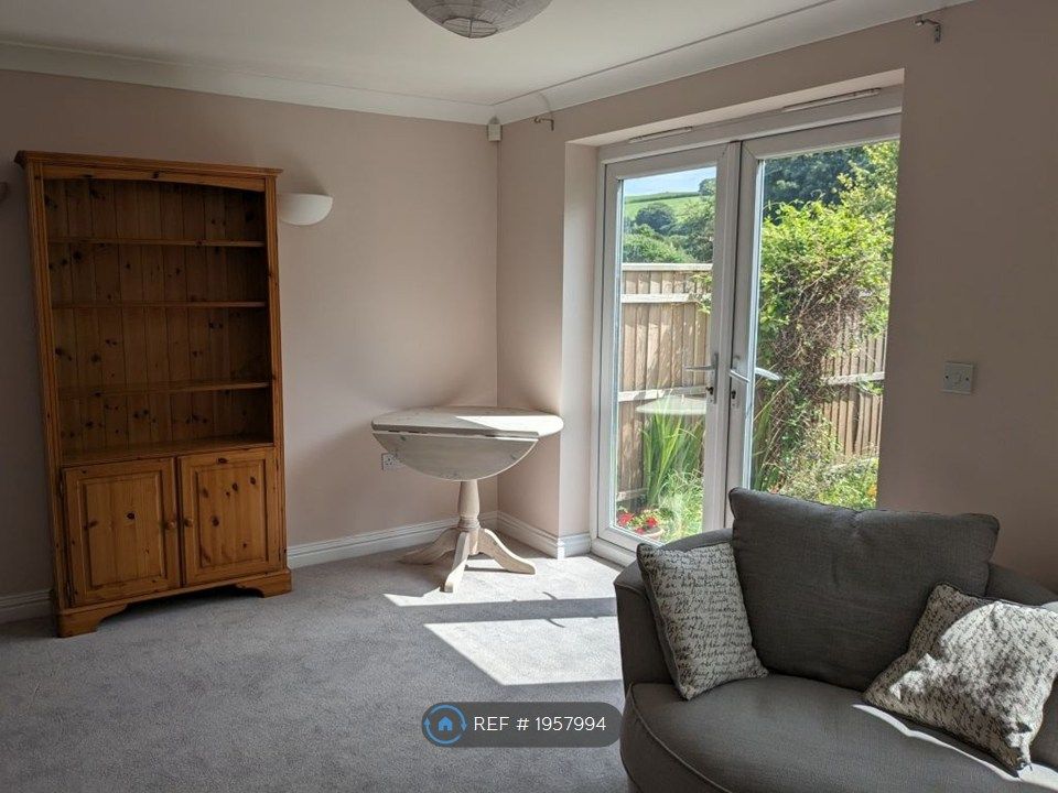 Property photo 2 of 9