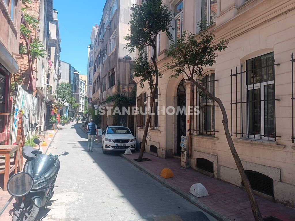 Property photo 3 of 12