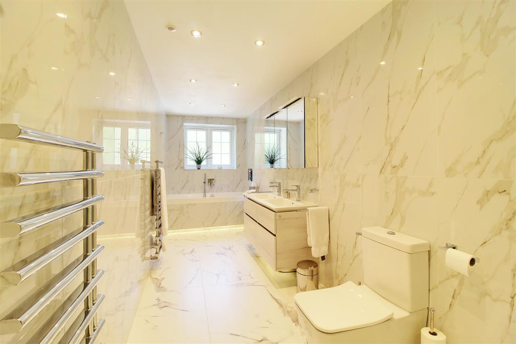 Additional image 9 of 5 bed detached house for saleDixons Hill Close, North Mymms AL9