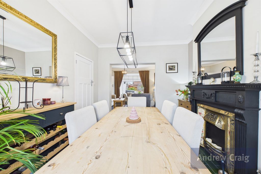 Property photo 3 of 25 Dining Room