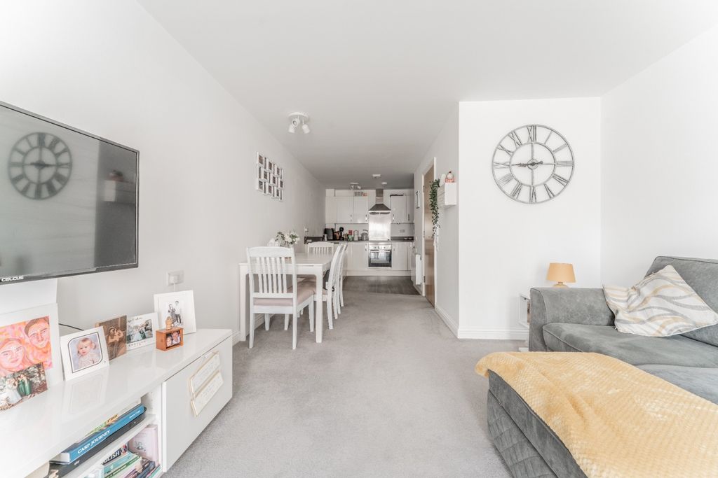 Property photo 2 of 9 5427323