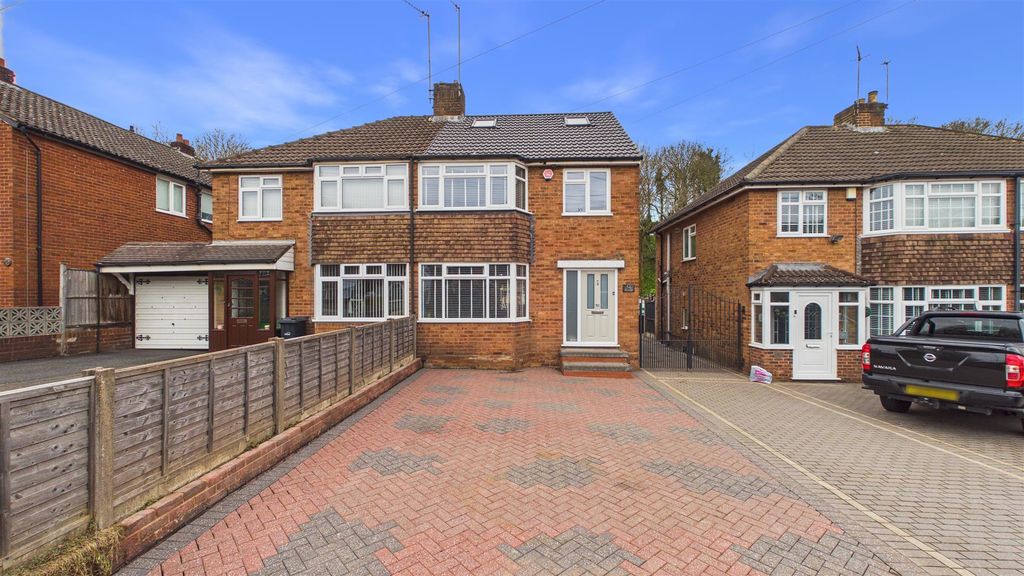 Property photo 3 of 38 Cam05101G0-Pr0134-Still043.Jpg