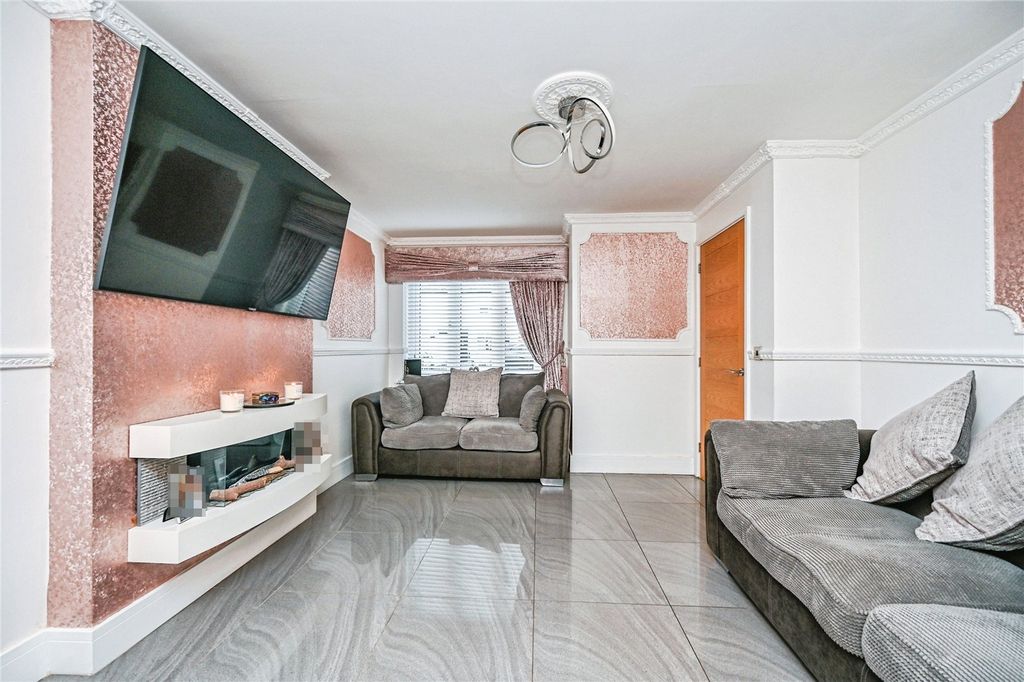 Property photo 2 of 14 Picture No. 21