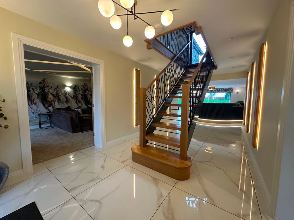 Property photo 2 of 61 Entrance