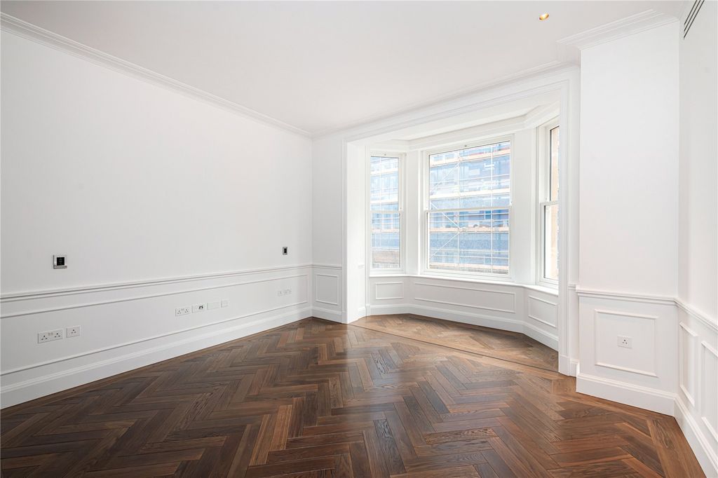 Property photo 2 of 28 Picture No. 03