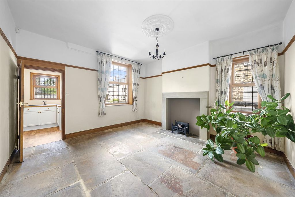 Property photo 3 of 19 Dining Room