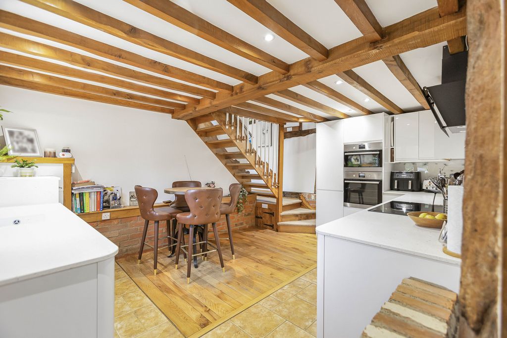 Property photo 3 of 39