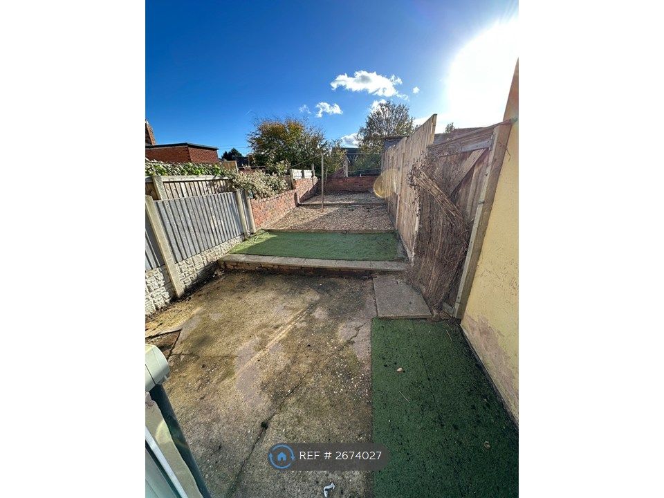 Property photo 2 of 9 Garden