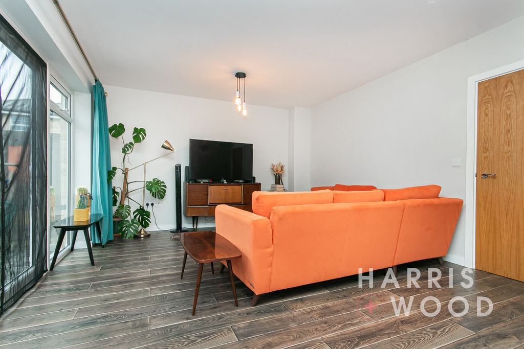 Property photo 3 of 28 4153954