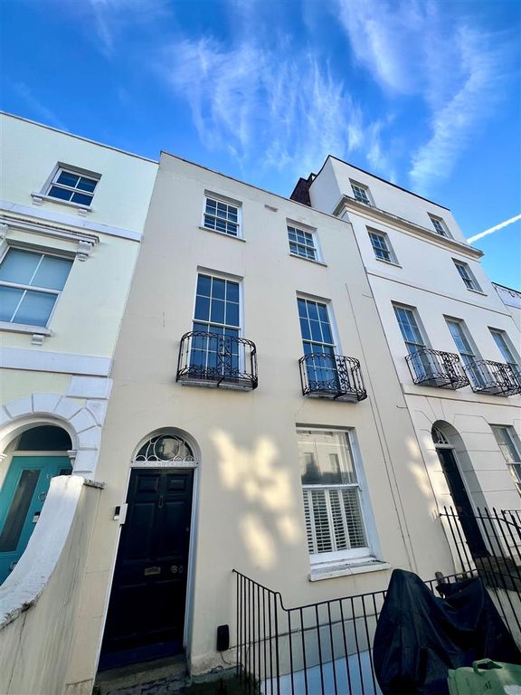 Property photo 1 of 10 31 Hew.Jpg