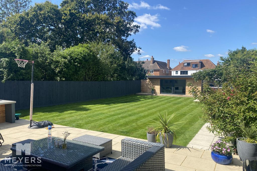 Property photo 2 of 37