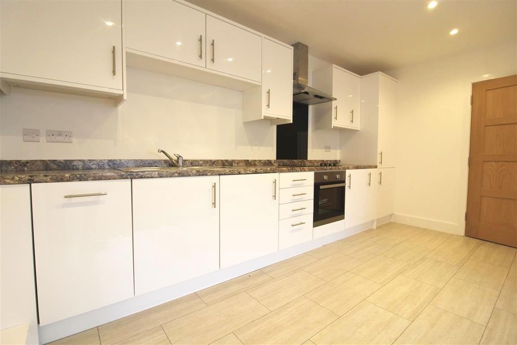 Property photo 2 of 7 Kitchen.Jpg