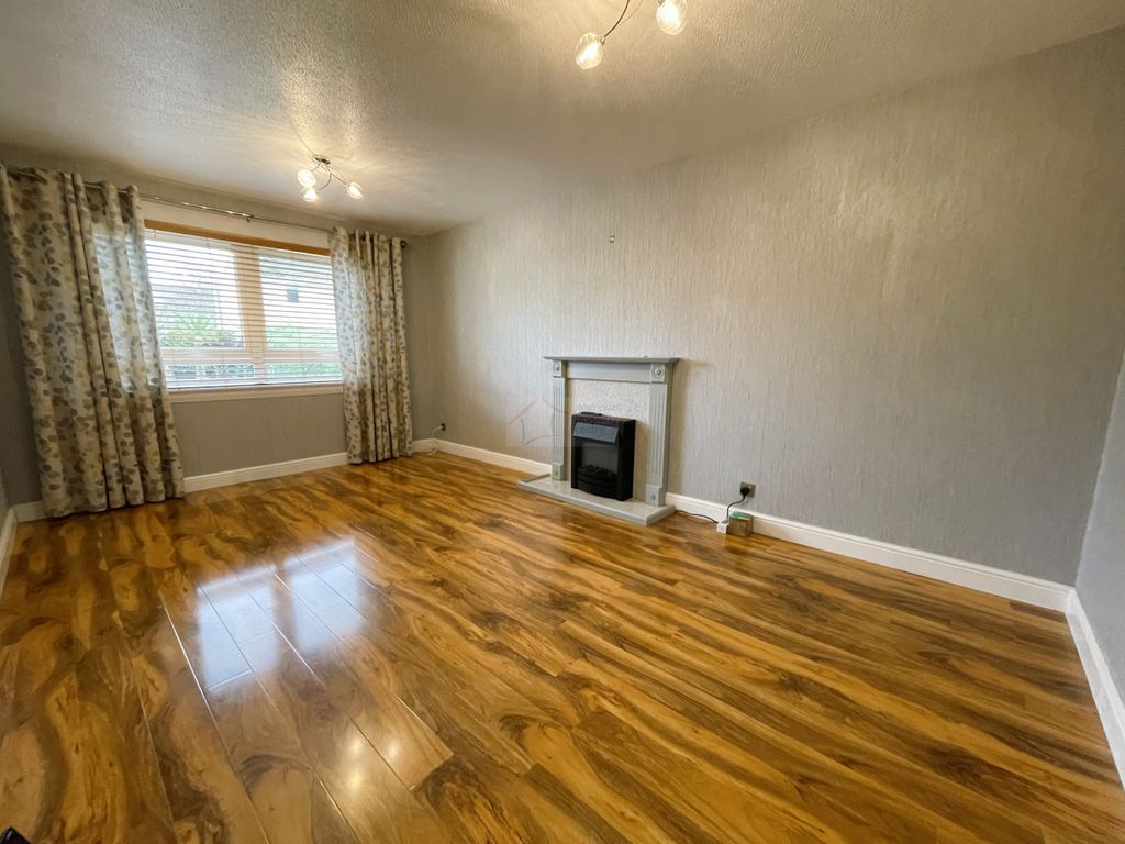 Property photo 2 of 19 Lounge