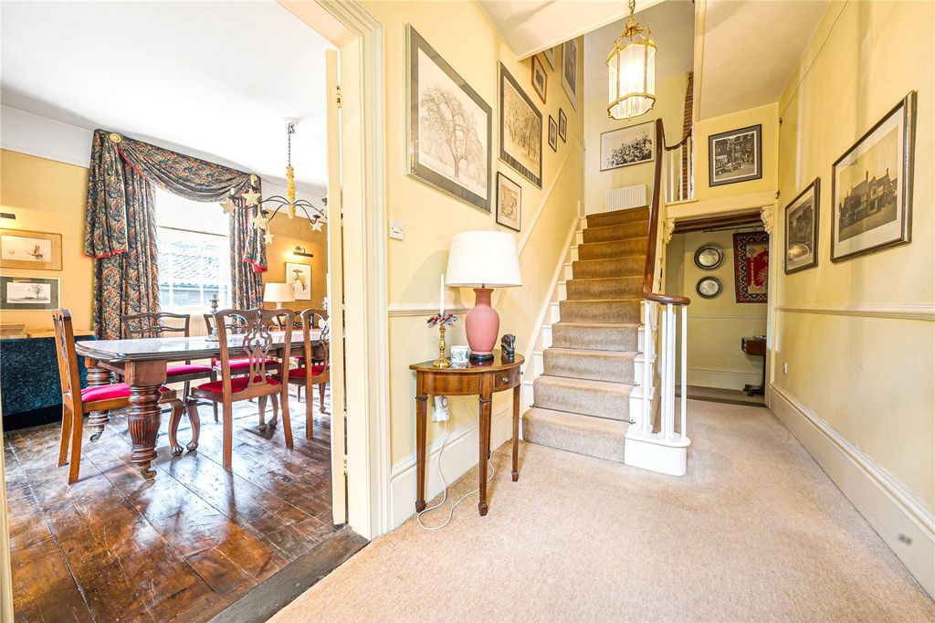 Property photo 2 of 15 Hallway