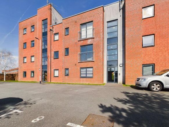 Property photo 1 of 6 Apartment