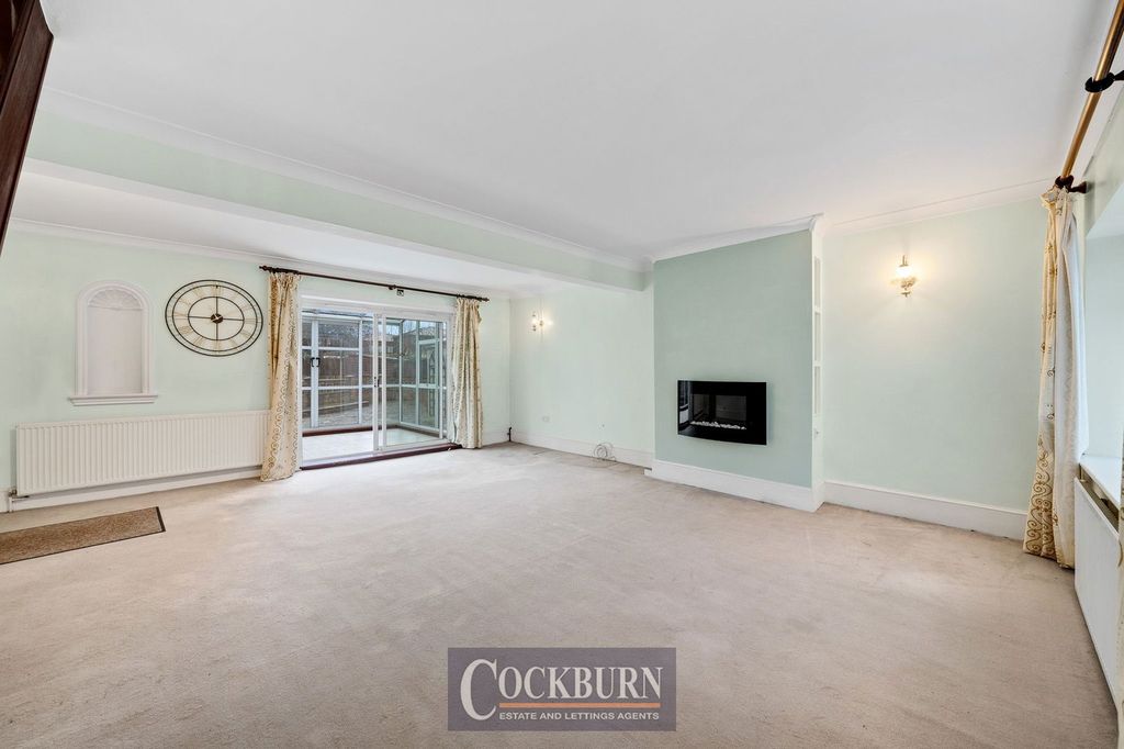 Property photo 3 of 21