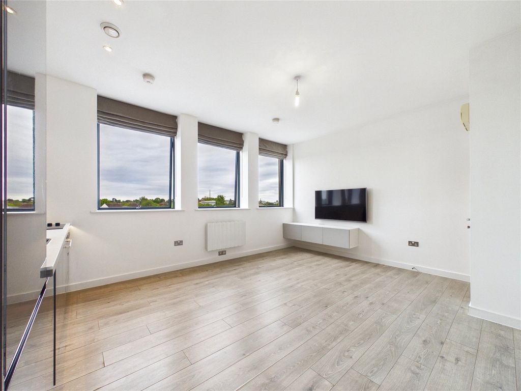 Property photo 3 of 14 Picture No. 02