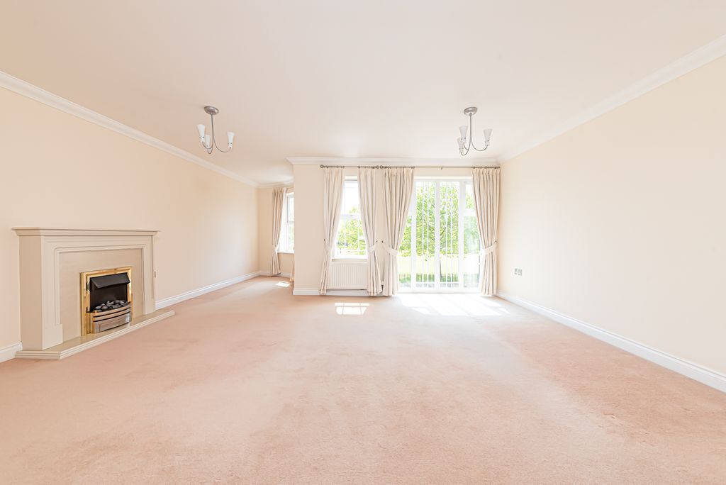 Property photo 3 of 33