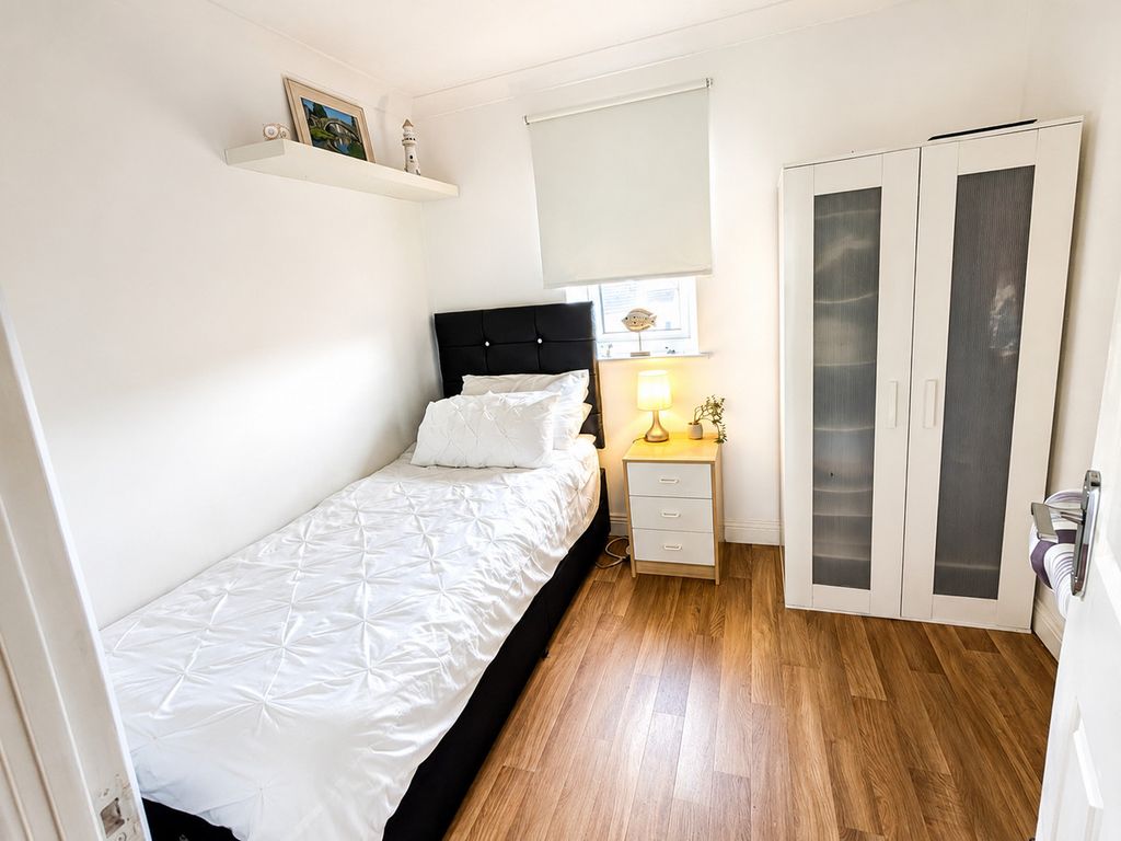 Additional image 15 of 4 bed town house for saleAtlantic Close, Ocean Village, Southampton SO14