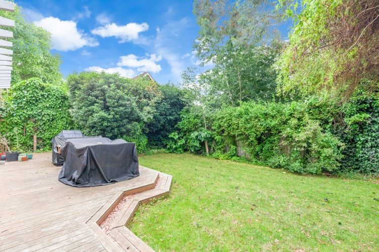 Property photo 1 of 9 226879