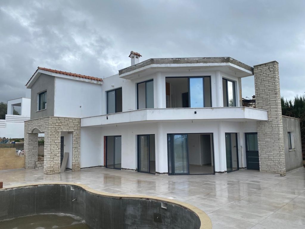 Property photo 1 of 5