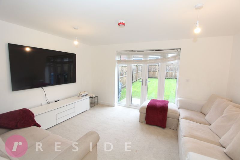 Property photo 2 of 13 Lounge