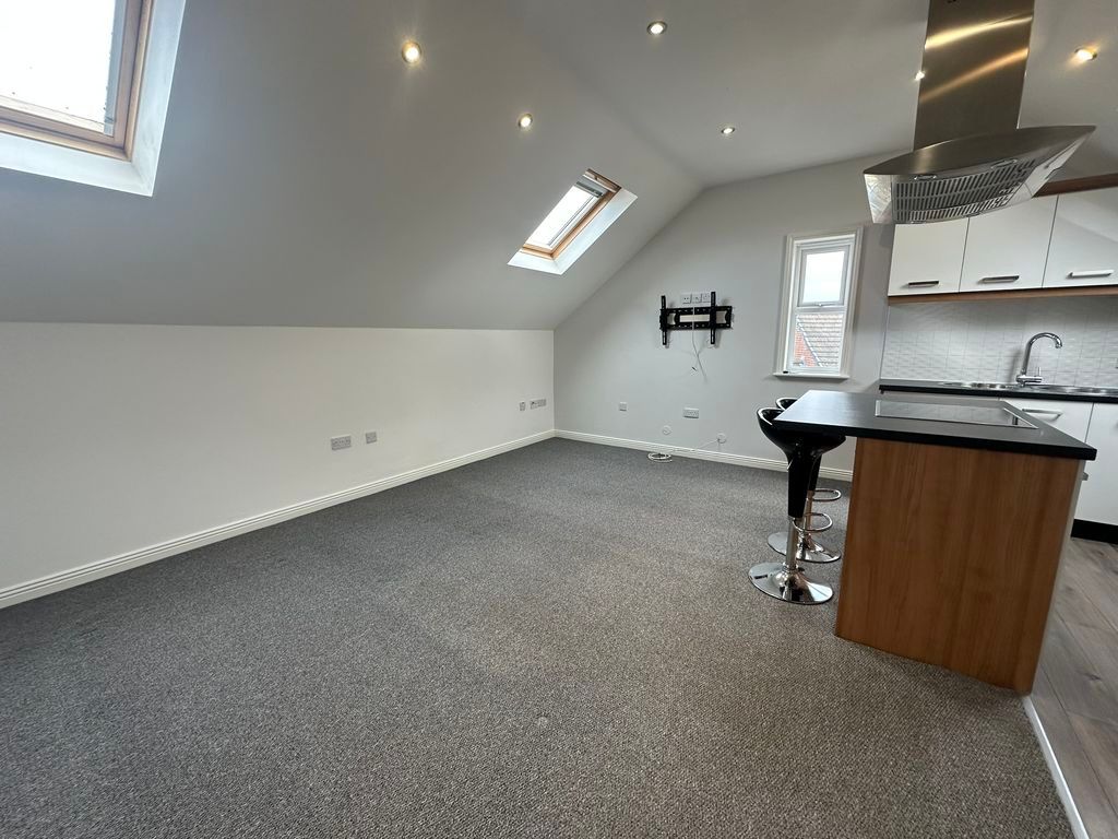 Property photo 3 of 10 Photo 2