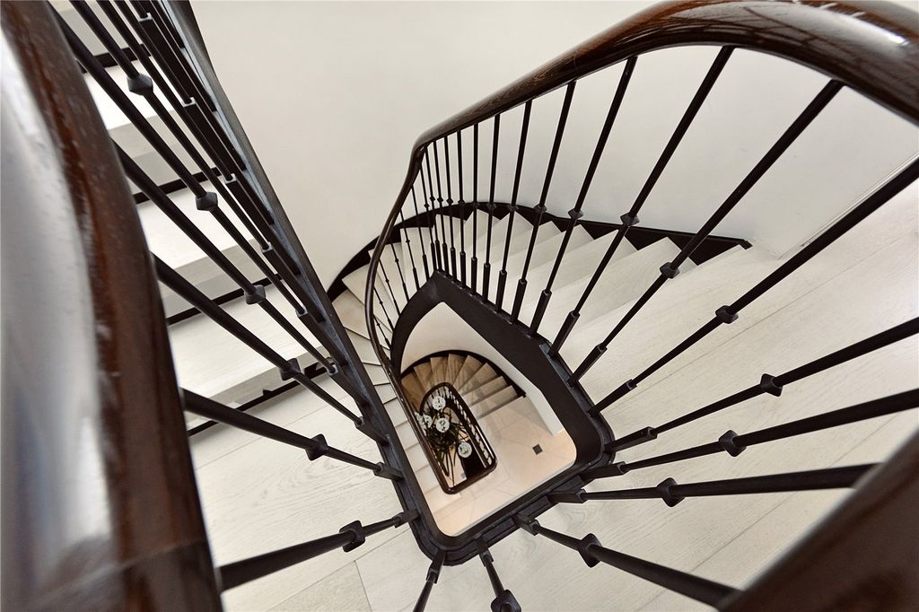 Property photo 2 of 14 Picture No. 16