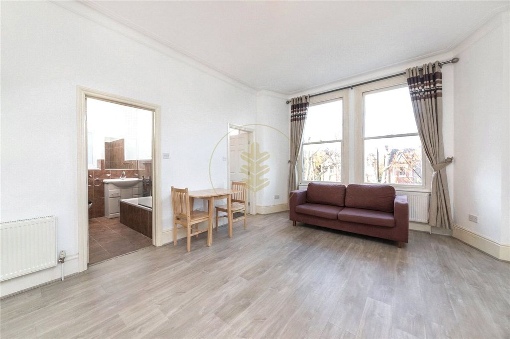 Property photo 2 of 11 Picture No. 22