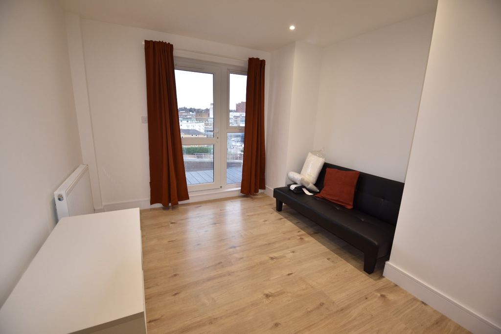 Property photo 2 of 9 4218871