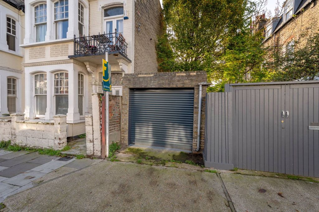 Property photo 1 of 4