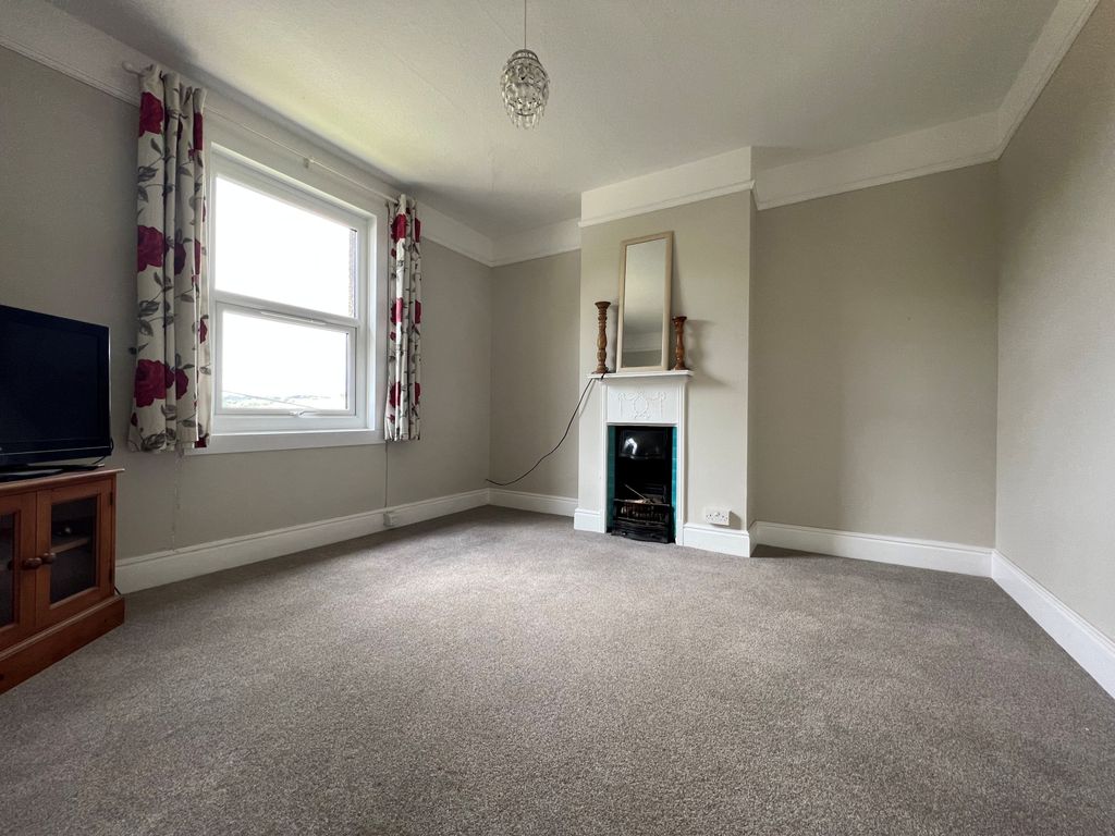 Property photo 3 of 6 Gallery