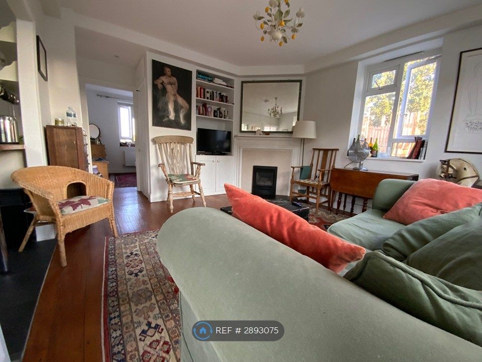 Property photo 2 of 23