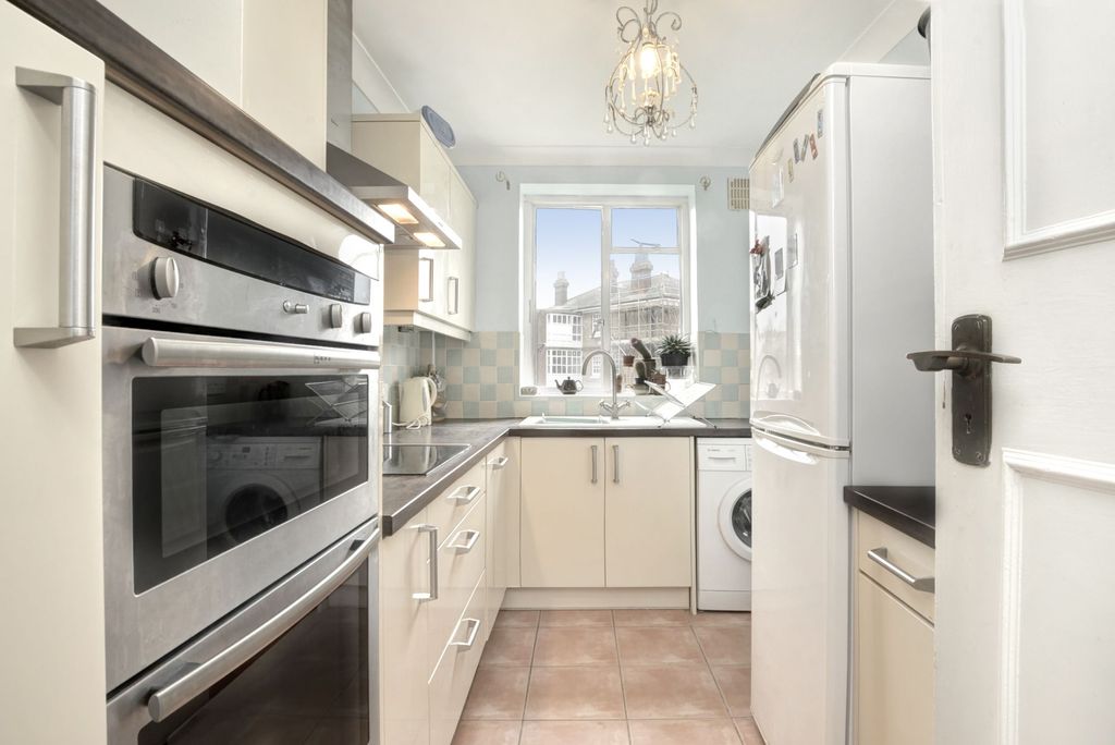 Property photo 3 of 13