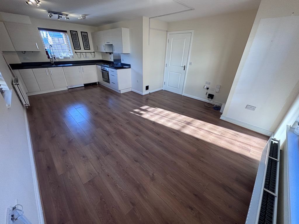 Property photo 2 of 7 Image