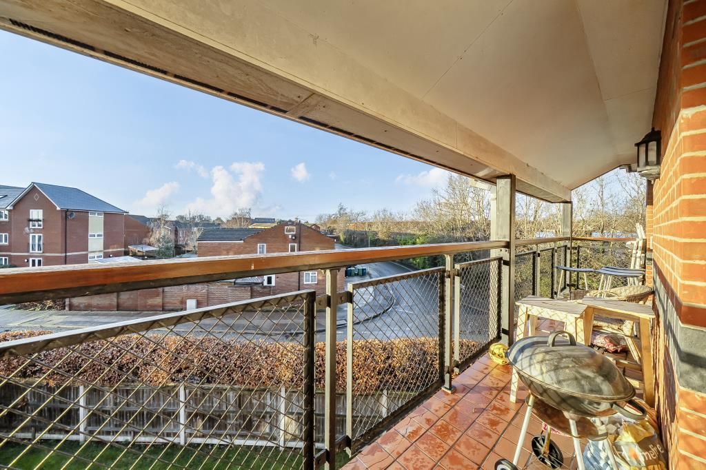 Property photo 3 of 9 Balcony