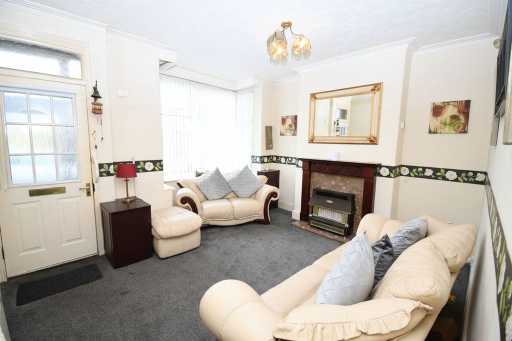 Property photo 2 of 8