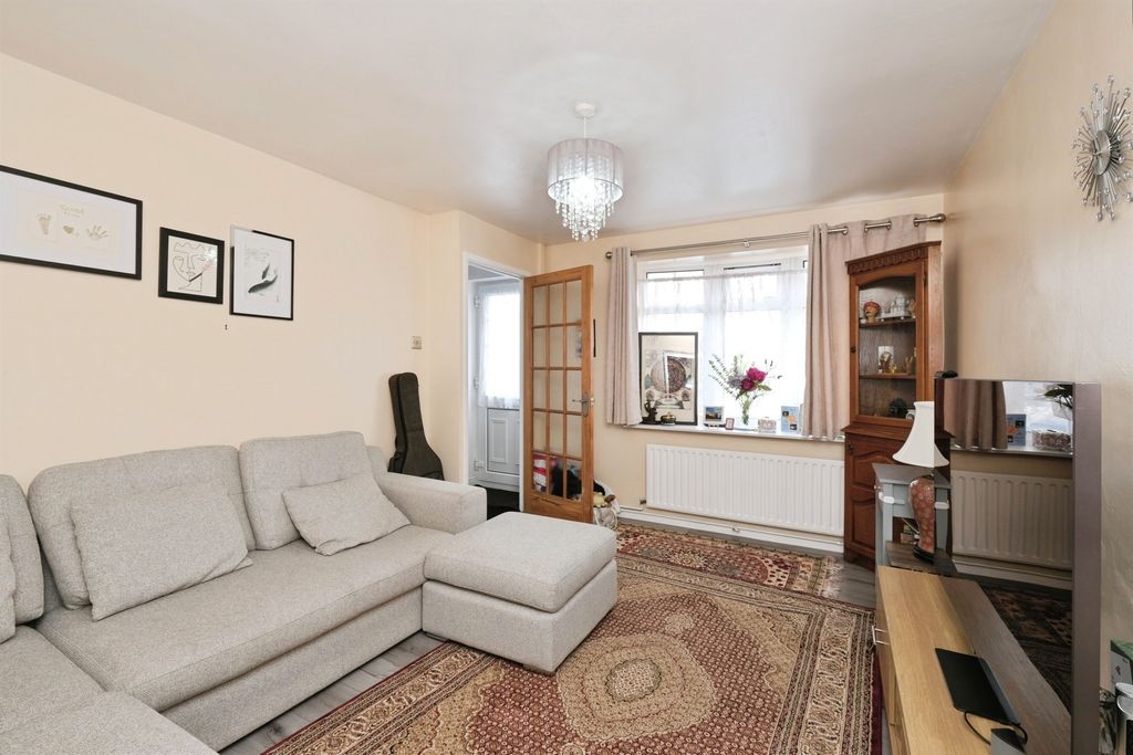 Property photo 2 of 14