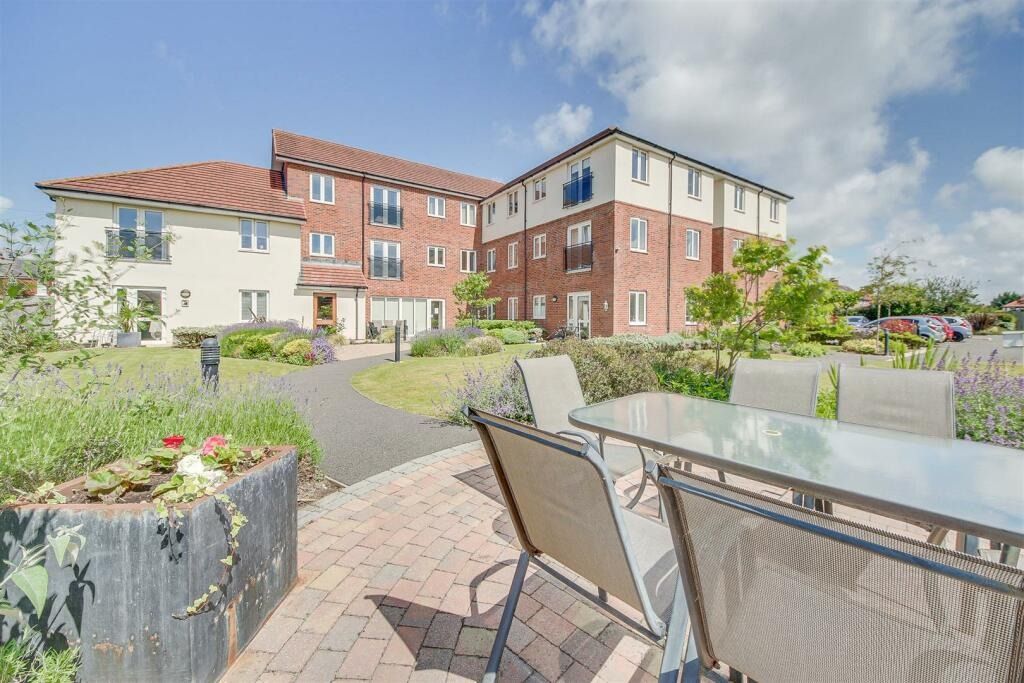 Property photo 1 of 34 4303871