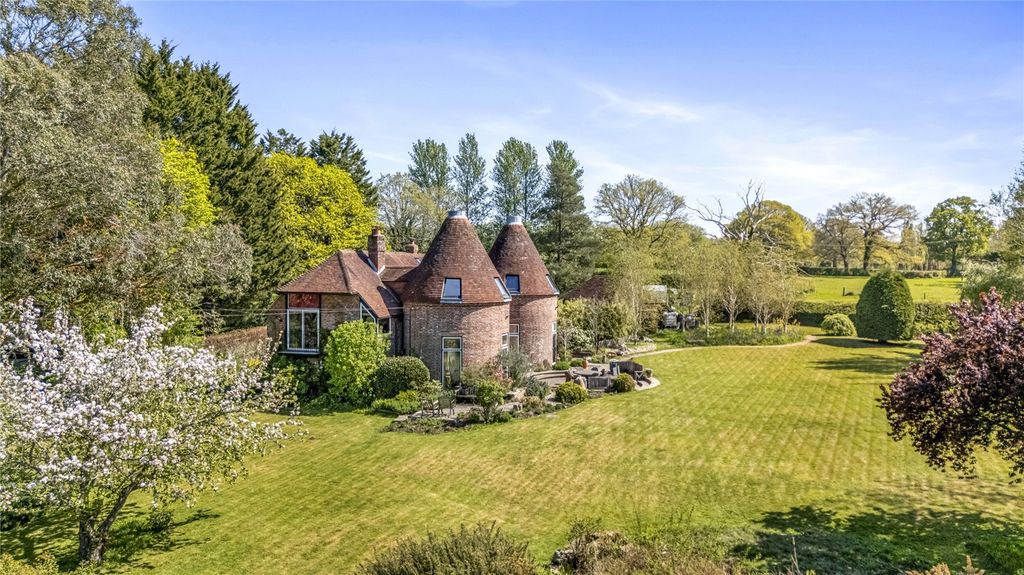 Property photo 1 of 32 Great Streele Oast
