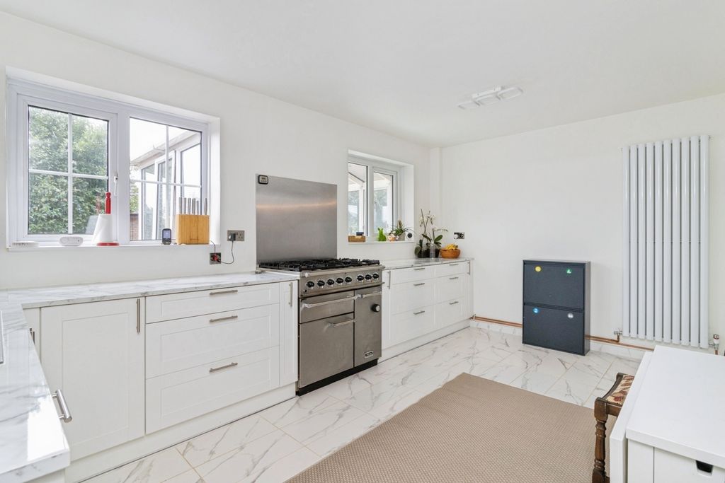 Property photo 3 of 17 Pbox-Img.Jpg