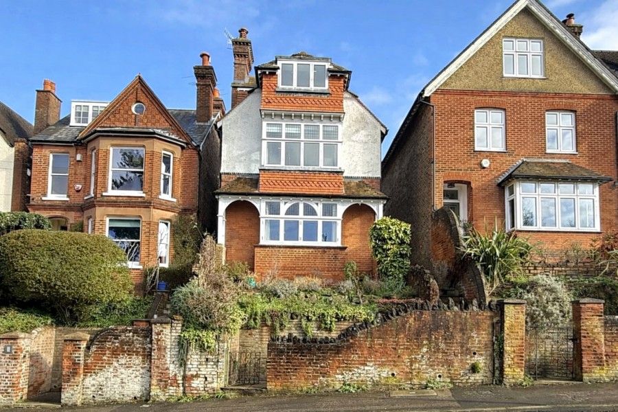 Property photo 1 of 12