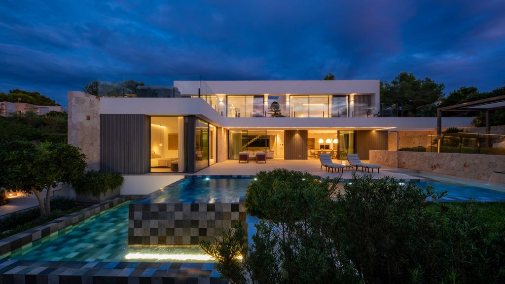 Property photo 1 of 35 1-82574.Jpg