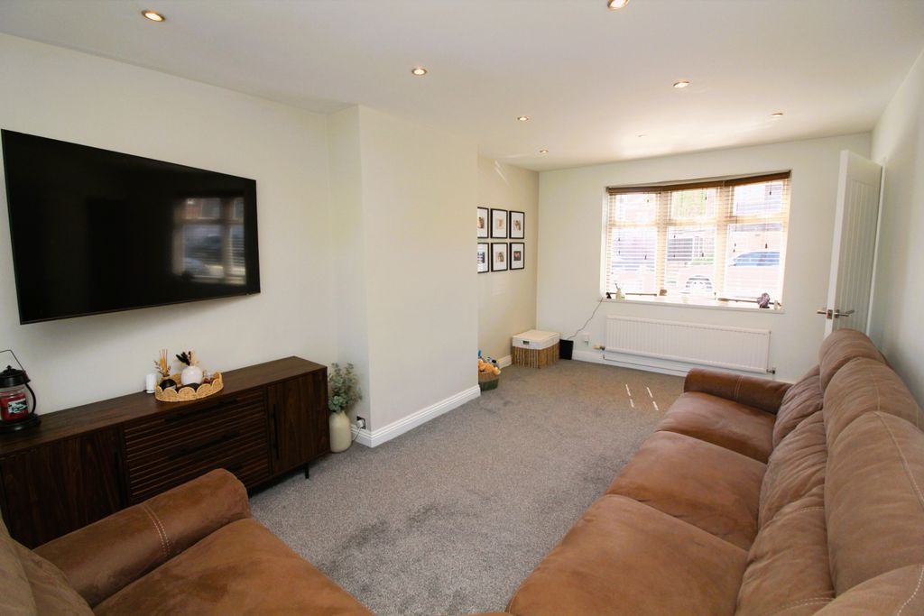 Property photo 2 of 26 Img_4600