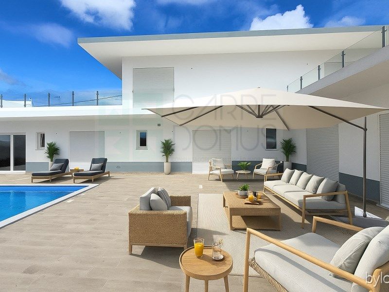 Property photo 2 of 26